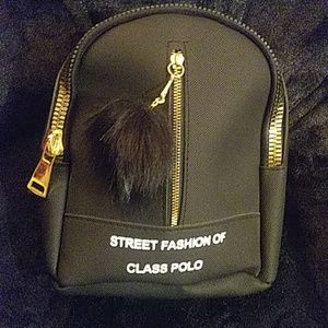 A "Street Fashion Of Class Polo" back-bag